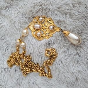 Vintage gold and pearl esk necklace